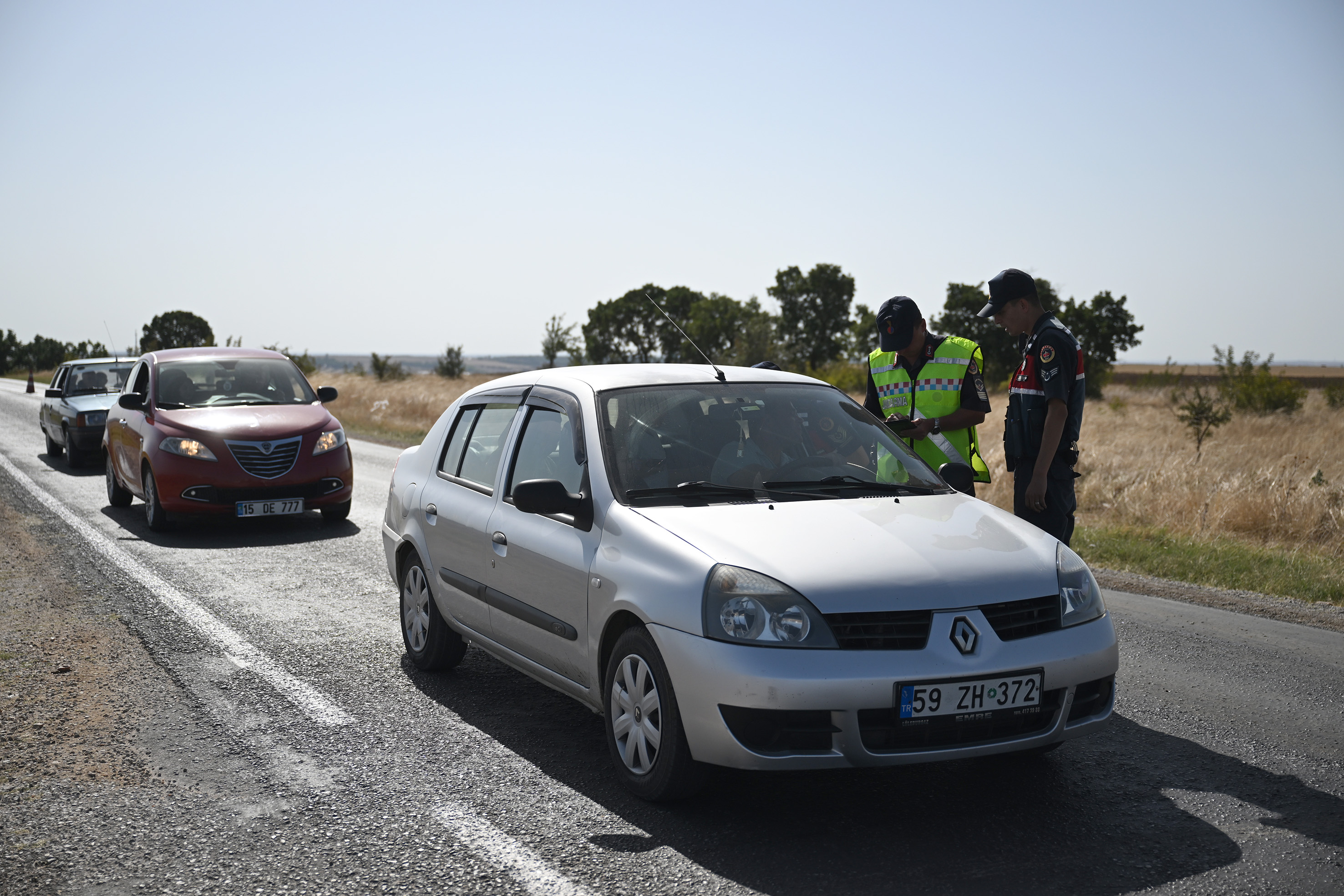 (m)Düzensiz göç için havadan karadan denetim (2)