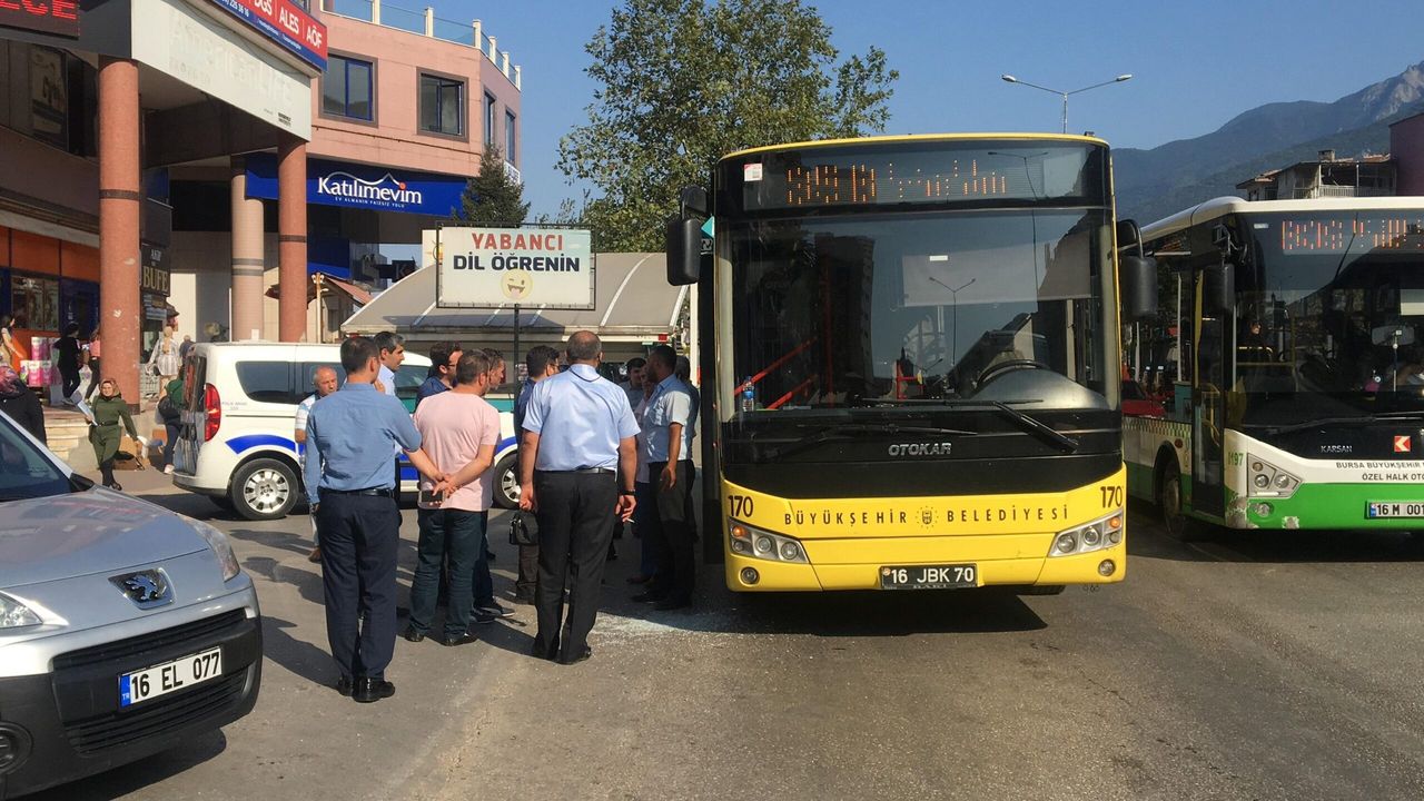 Bursa-İstanbul deniz otobüsü fırtına nedeniyle seferleri iptal edildi