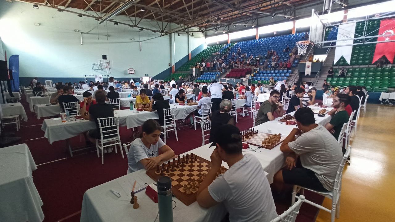 Açık Satranç Turnuvası başladı