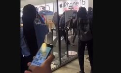 iPhone 15 satışa sunuldu! Cadılar Bayramı maskeleri ile Apple mağazası yağmalandı