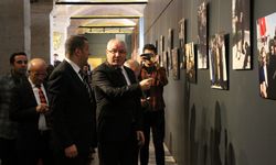 Atatürk sergisi ziyarete açıldı