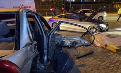 İki otomobilin karıştığı kazada 3 kişi yaralandı