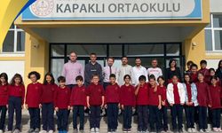 Fenerbahçeli futbolcu Bartuğ’dan ortaokul öğrencilerine ziyaret