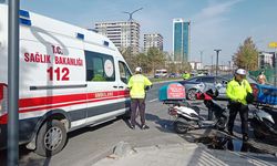 Kazada motosikletli kurye yaralandı