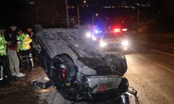 Ağaca çarpan otomobildeki 3 kişi yaralandı