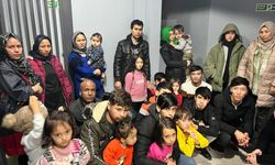 30 düzensiz göçmen ve 4 göçmen kaçakçısı yakalandı