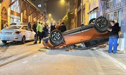 Edirne'de otomobilin devrilmesi güvenlik kamerasına yansıdı