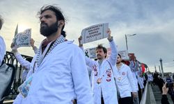 İstanbul'da hekimler Gazze için sessiz yürüyüş gerçekleştirdi