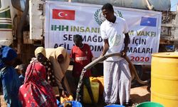 Selden etkilenen Somali'ye İHH'den yardım paketi