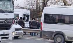 Servis minibüsleri çarpıştı: 2 yaralı