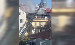 4 katlı binanın çatısı alev alev yandı