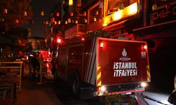 Beyoğlu’nda 4 katlı otelde çıkan yangın söndürüldü