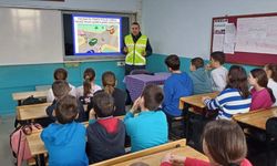 Edirne'de jandarma ekiplerinden öğrencilere trafik eğitimi