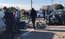 İki otomobilin çarpıştığı kazada yaralanan 1 kişi daha öldü