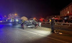 Kamyon ile otomobilin çarpışması sonucu 2 kişi öldü