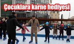 Başkan Akay çocuklarla birlikte buz pateni yaptı