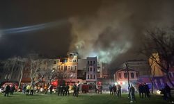 2 ahşap binada çıkan yangında 1 kişi dumandan etkilendi