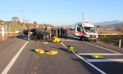 Ticari araçların çarpışması sonucu 2 kişi yaralandı