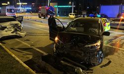 Ciple otomobilin çarpıştığı kazada 2 kişi yaralandı