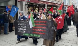 Gazze için "sessiz" yürüyüşlerini sürdürdüler