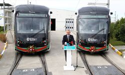 Yeni 10 tramvaydan 2'si törenle raya indirildi