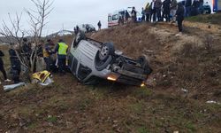 Şarampole devrilen araçtaki 7 kişi yaralandı