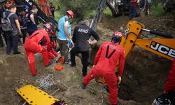 SON DAKİKA... Toprak altında kalan 3 işçiden 2'si hayatını kaybetti