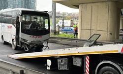 Servis minibüsü devrildi: 6 polis yaralandı