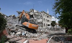 Devlet Hastanesi yıkılıyor