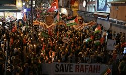 Ayasofya'dan Eminönü'ne Filistin için yürüyüş yapıldı