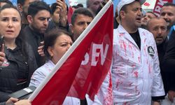 Eğitim sendikalarından öldürülen lise müdürü için protesto