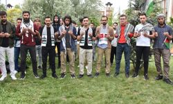 Üniversite öğrencileri Filistinlilere destek için oturma eyleminde