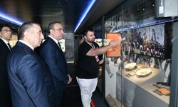 Vali Soytürk "Çanakkale Savaşları Mobil Müzesi"ni ziyaret etti