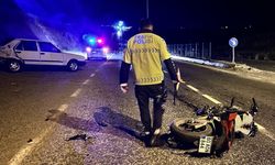Otomobille motosiklet çarpıştı: 2 yaralı