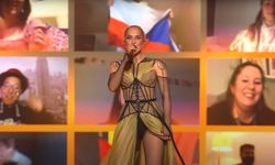 Sertab Erener 21 Yıl Sonra Eurovision Sahnesinde Rüzgar Gibi Esti