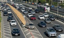 Haftanın ilk iş gününde trafik yoğunluğu yaşanıyor