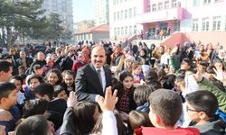 Başkan Altay  öğrencilere başarılar diledi