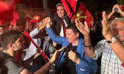 Belediye Başkanı Aydın, milli maç coşkusunu vatandaşlarla yaşadı