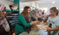 Köylü kadınlardan aşure etkinliği