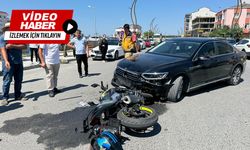 Motosiklet sürücüsünün yaralandığı kaza güvenlik kamerasına yansıdı