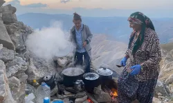 Mereto zirvesinde mum yakıp dua ettiler