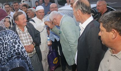 Başkan Yüksel, Umre'ye giden vatandaşları uğurladı