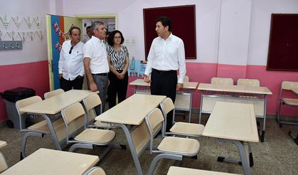 Ulusan, Hayrabolu'da  okul ziyaretlerinde bulundu
