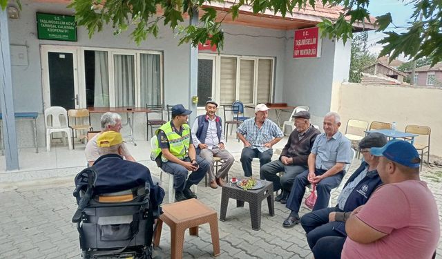 Jandarma ekipleri kazalara karşı vatandaşları bilgilendirdi