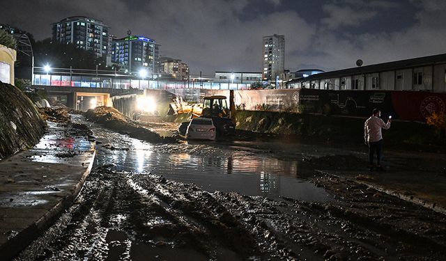 Etkili sağanak hayatı felç etti