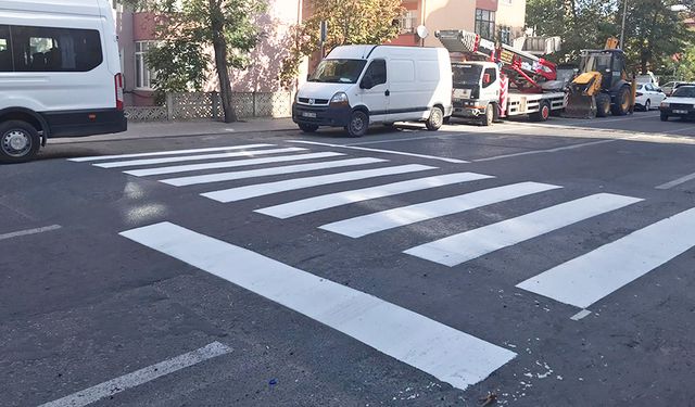 Yaya geçitleri belirgin hale getirildi