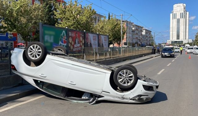 Otomobille çarpıştı metrelerce sürüklendi