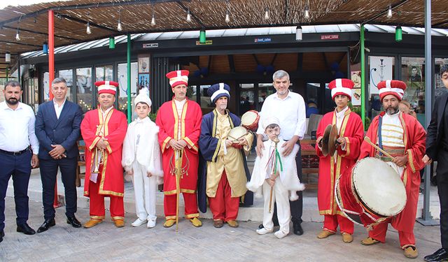 Karslı Ailesi'nin mutlu günü