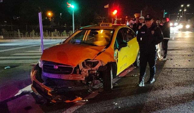 Çerkezköy’de ticari taksi ile motosiklet çarpıştı: 2 ağır yaralı