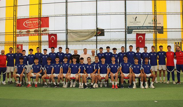 Futbol okulundan futbolun efsanesi ile okula dönüş etkinliği